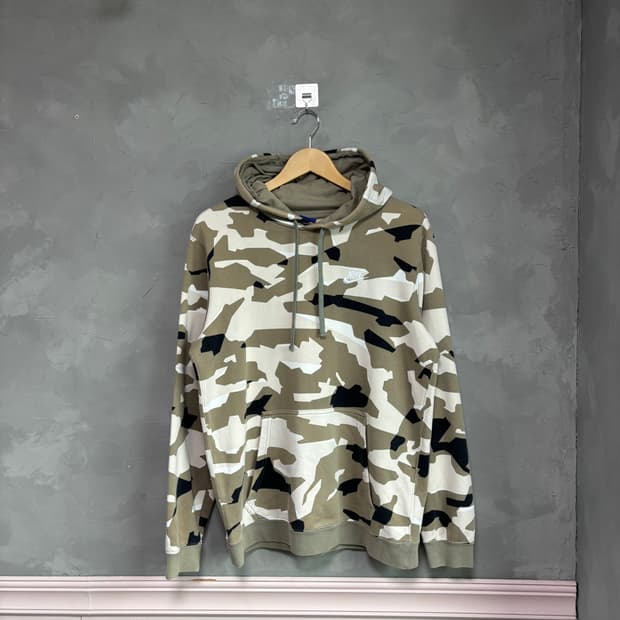 나이키 스우시 카모 후드