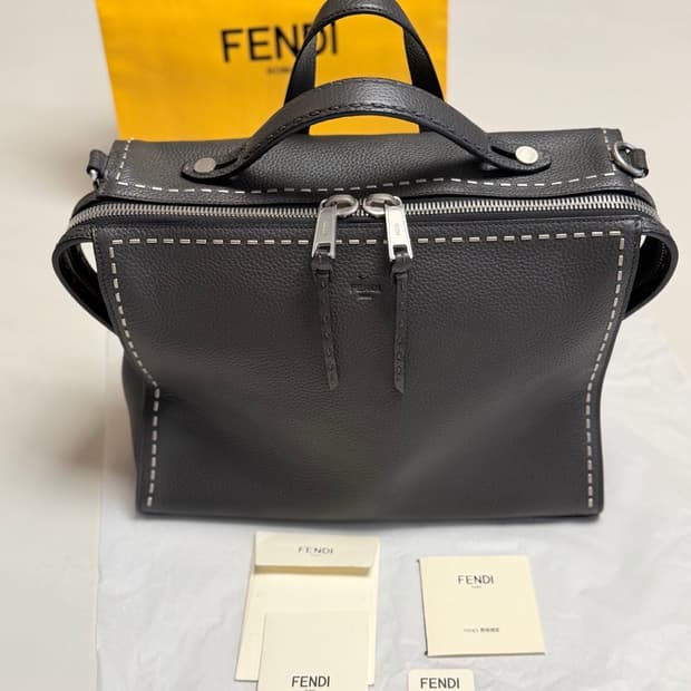 펜디 FENDI 셀러리아 아델백 정가 400만원대 실착 1회