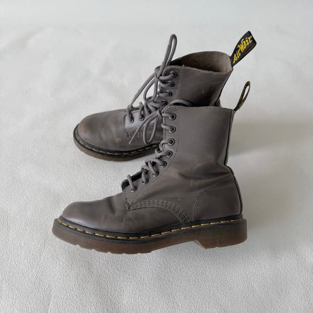 [EU36]닥터마틴(Dr.Marten) 8홀 빈티지무드 그레이