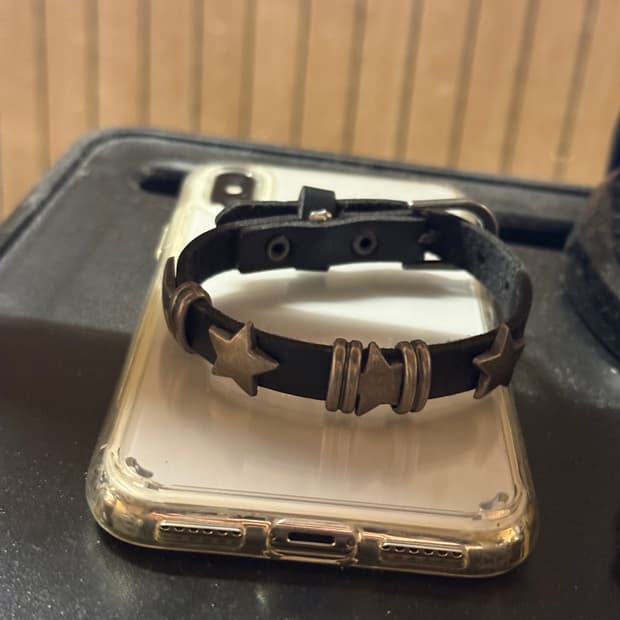 빈티지 실버 스타 블랙 레더 팔찌