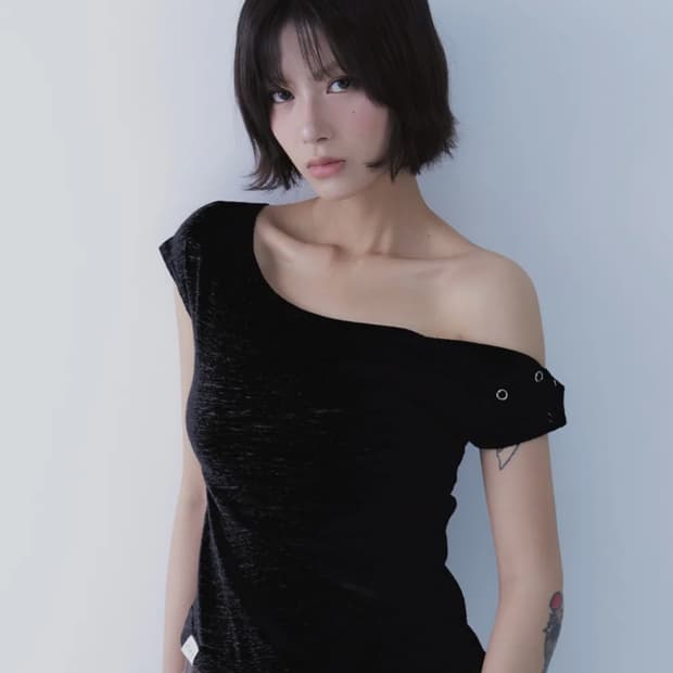 쎄쎄쎄 setsetset 언발 스냅 티셔츠 블랙