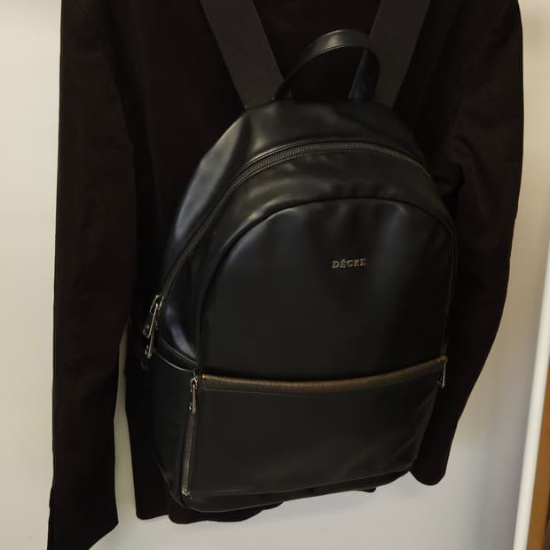 DECKE 덱케 블랙 가죽 백팩