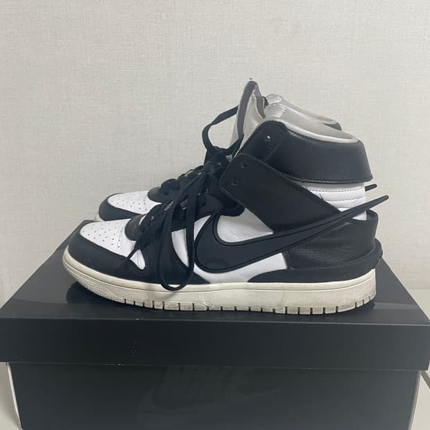 나이키 앰부쉬 덩크 하이 블랙 270