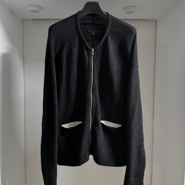 KLASICA 25F Anatomical Cut Cardigan