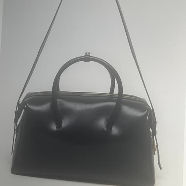 아카이브앱크 클립토트백 라지 구합니다