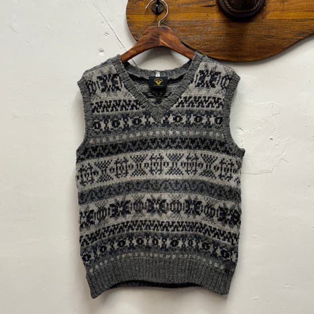 HIGHLAND British Wool Fair Isle Knit Ves