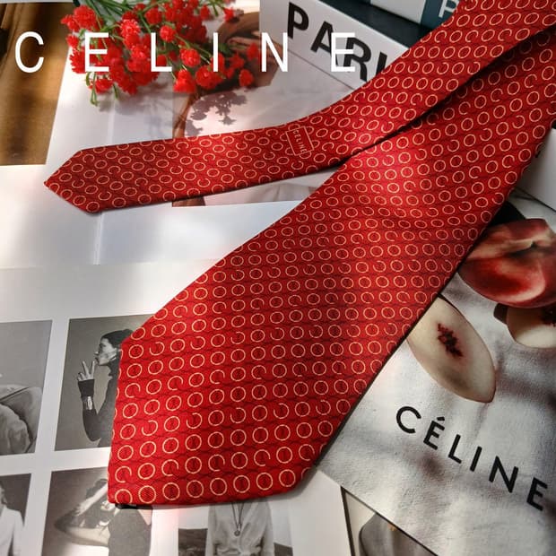 CELINE 셀린느 실크 레드 서클 패턴 넥타이 9cm A+등급E1754