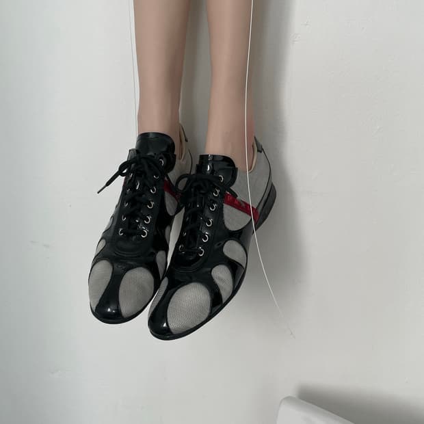 ⠀