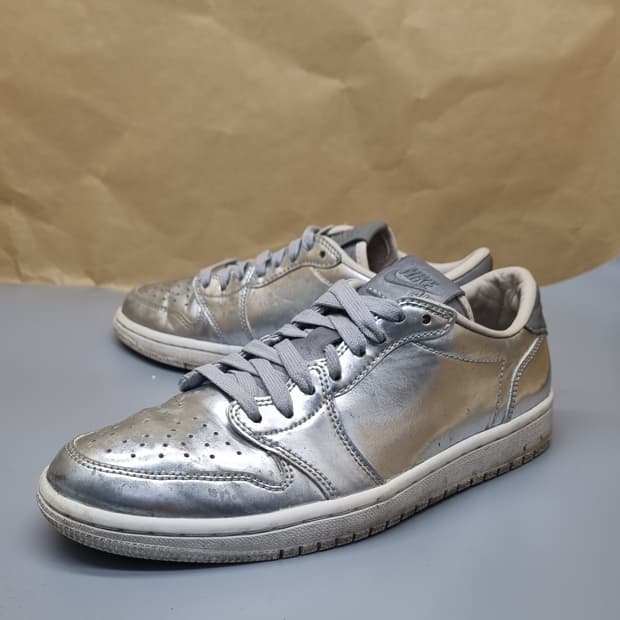 나이키 조던1 레트로 로우 실버 운동화250 
