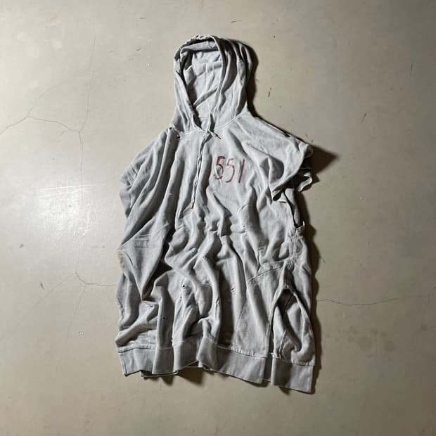  KZ Atelier Hand Distressed Hood tee