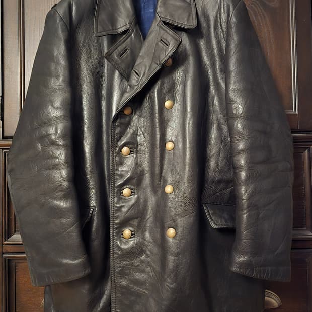 80s 독일 펄리스맨 가죽 더블코트입니다.