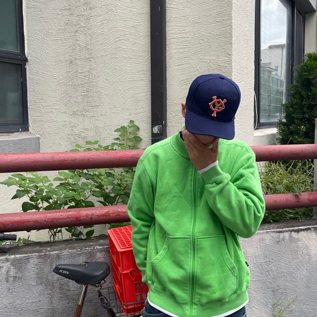 언디핏 스웻 집업