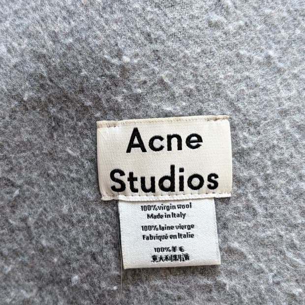 아크네 스튜디오 목도리 