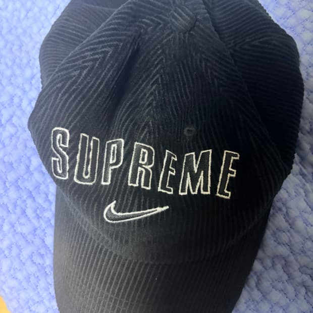 [os] 슈프림 x 나이키 아크 코듀로이 6-패널 캡 블랙 - 22SS