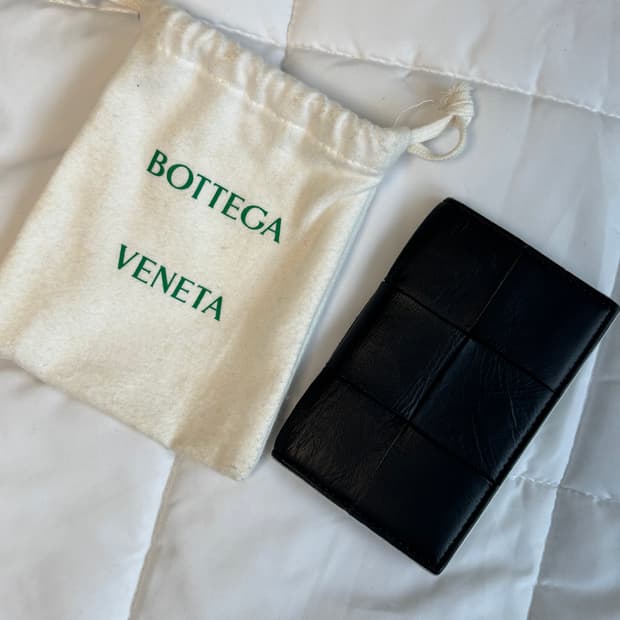 보테가베네타 카세트 카드지갑 한정판