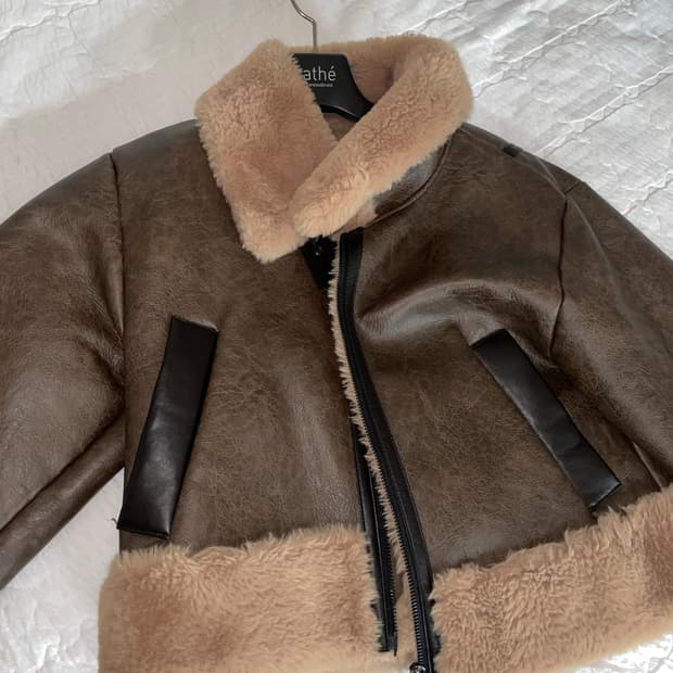 보헤미안서울 보헴서 22fw 하이넥 무스탕 브라운