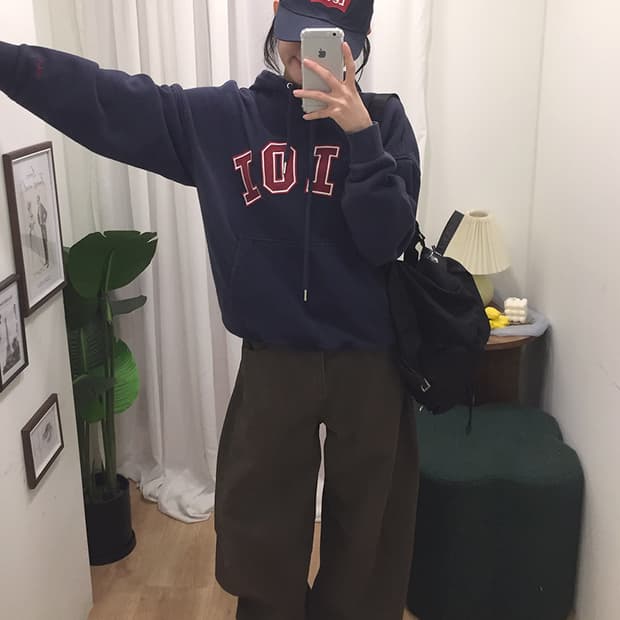 여성 오아이오아이 오버핏 후드티 100