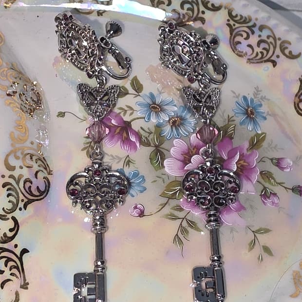 엑시즈팜 고전 올드 앤틱 열쇠 나비 큐빅 귀걸이 귀찌