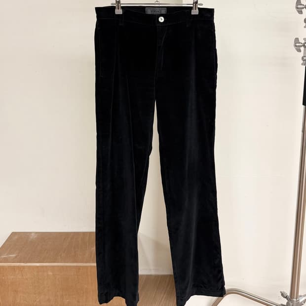 베르사체 진스 시그니처 벨벳 팬츠 
