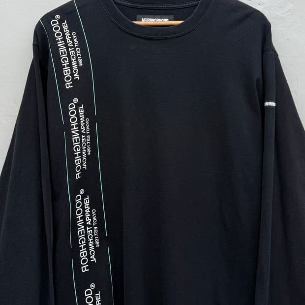 Neighborhood 테잎드 롱슬리브 티셔츠