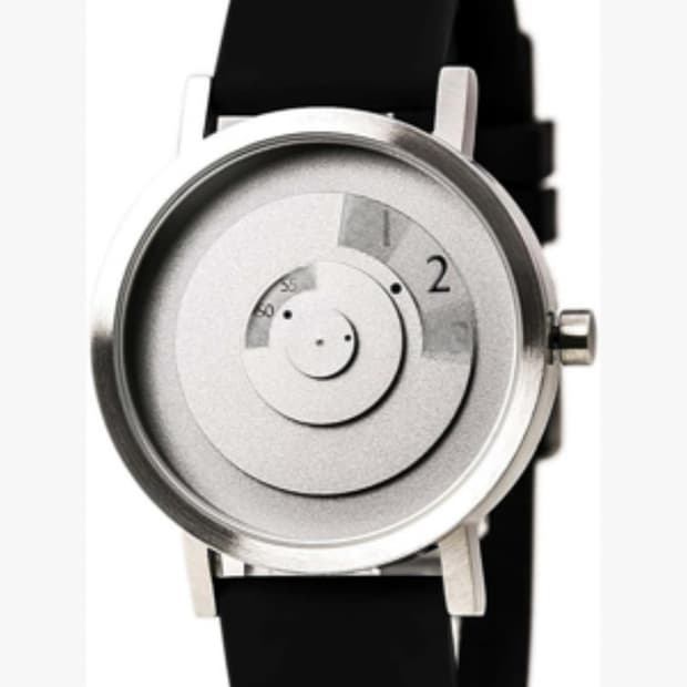 [moma/projects] reveal watch