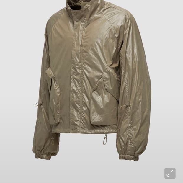 쿠어(coor) 드로스트링 러스터 윈드브레이커 L