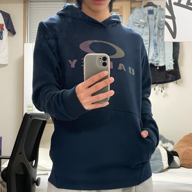 Oakley 홀로그램 프린팅 후드티