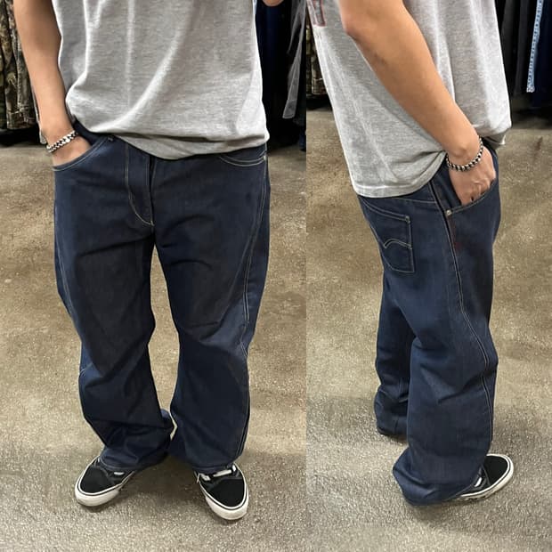 00s 리바이스 엔지니어드진 (33”)