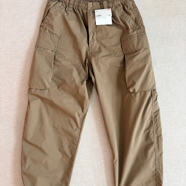 유니클로 와이드핏 카고팬츠