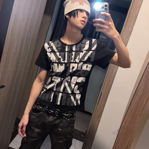 UK Flag Street Graphic Short Sleeve Tee