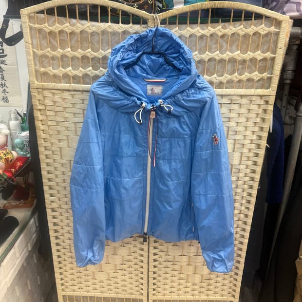 2/55-66 정품 몽클레어 그렉노블 바람막이 팝니다