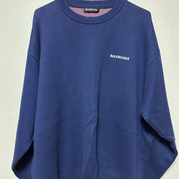 (새상품급!!) 22FW 발렌시아가 네이비 웨이브 로고 니트 L