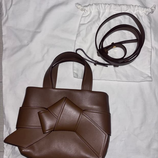 아크네스튜디오 musubi micro bag