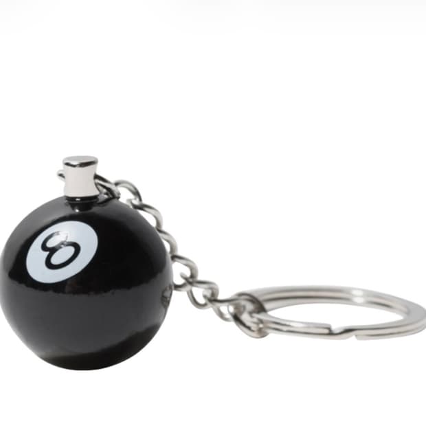 스투시 8볼 키링 판매합니다