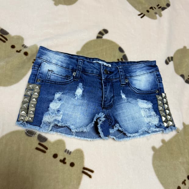 피라밋 데님 핫팬츠