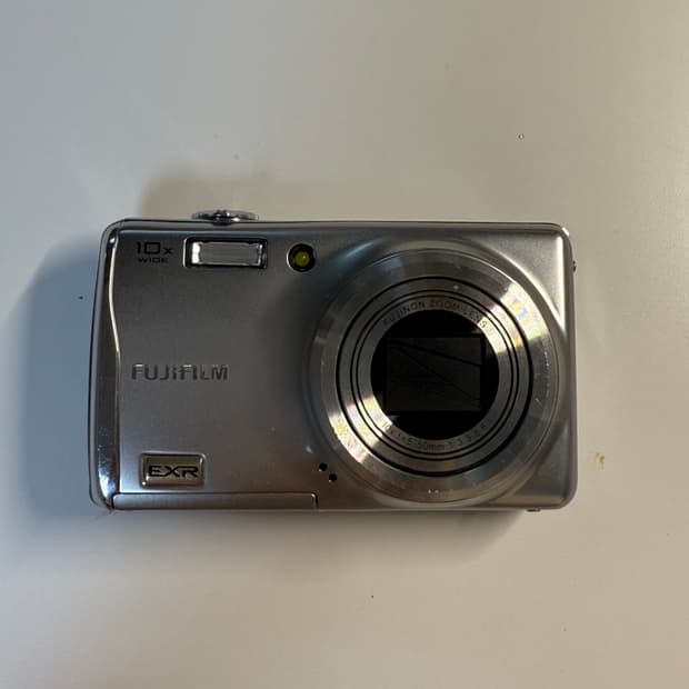 후지필름 파인픽스 f70exr 디카 팔아요