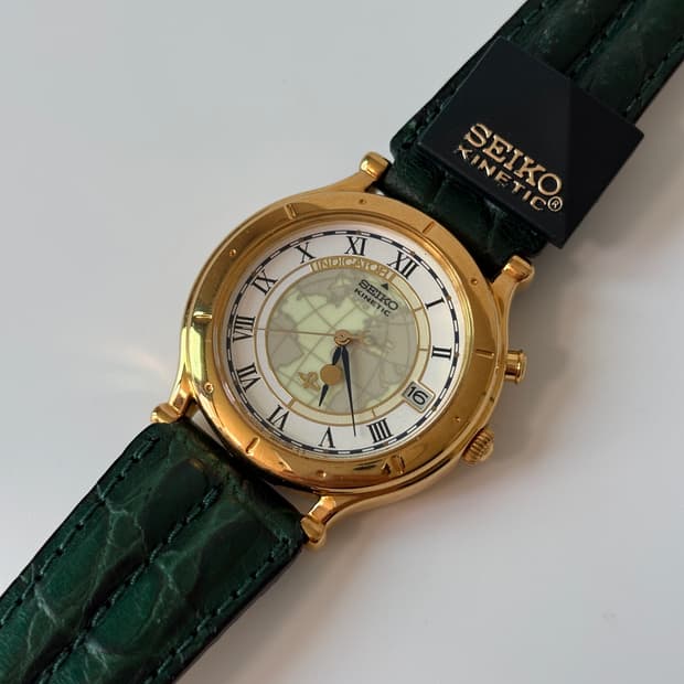 1990s Roman Index Gold Kinetic Quartz