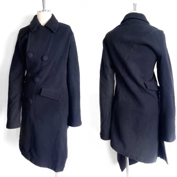 꼼데가르송 트위스트 버튼 코트