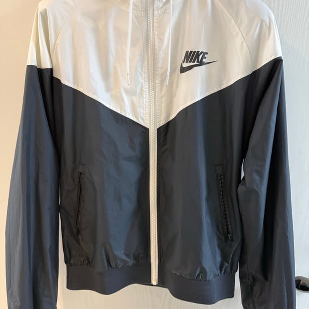 나이키 윈드러너 크롭 바람막이