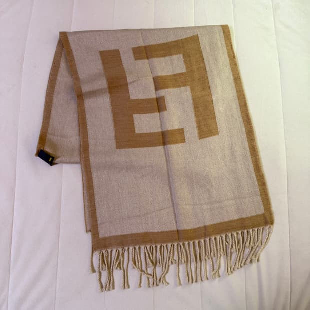 펜디 정품 자카드 울 머플러