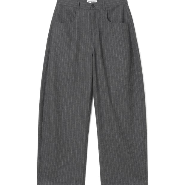 밀로아카이브 리플렉트 스트라이프 울 팬츠[차콜]