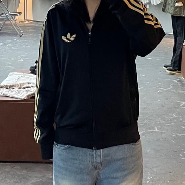 아디다스 파이어버드 블랙앤골드 트랙탑져지 H1477