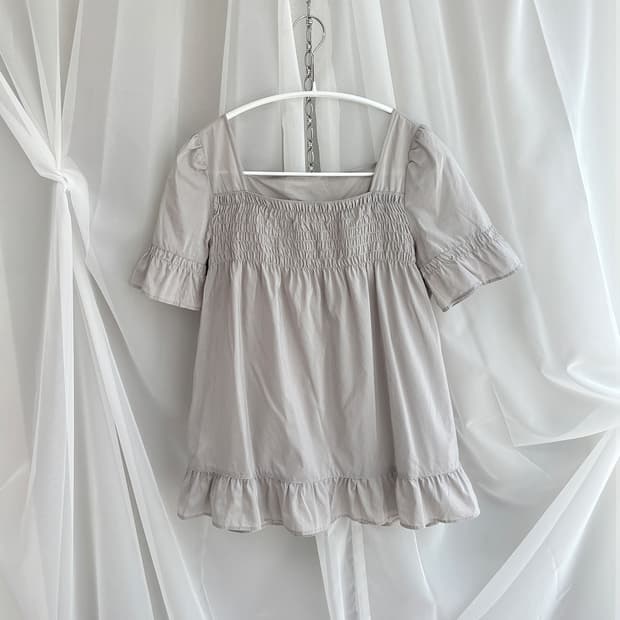 KUMIKYOKU silver beige babydoll blouse