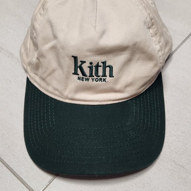 kith 그린 아이보리 볼캡