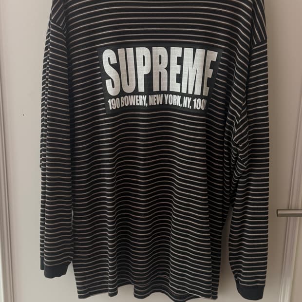 슈프림 (SUPREME)씬 스트라이프 롱슬리브 탑 블랙 - 21SS