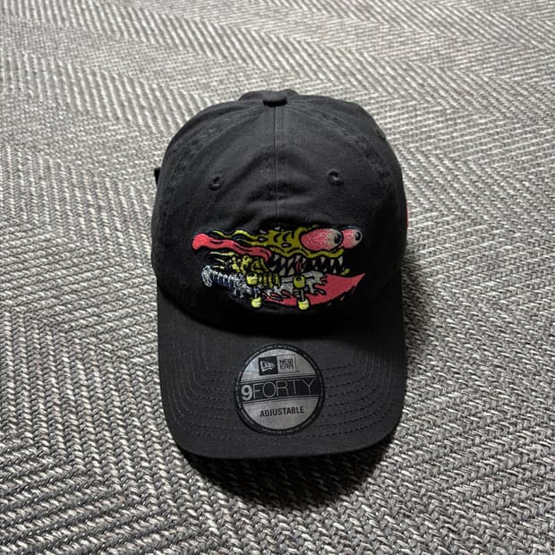 뉴에라 9FORTY 블랙 볼캡 드래곤 자수(OS)