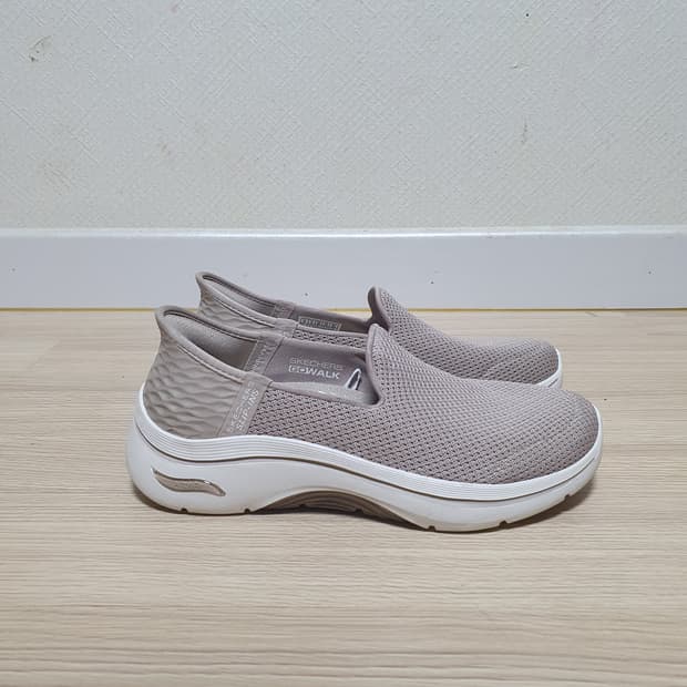 스케쳐스 아치핏 슬립온 230