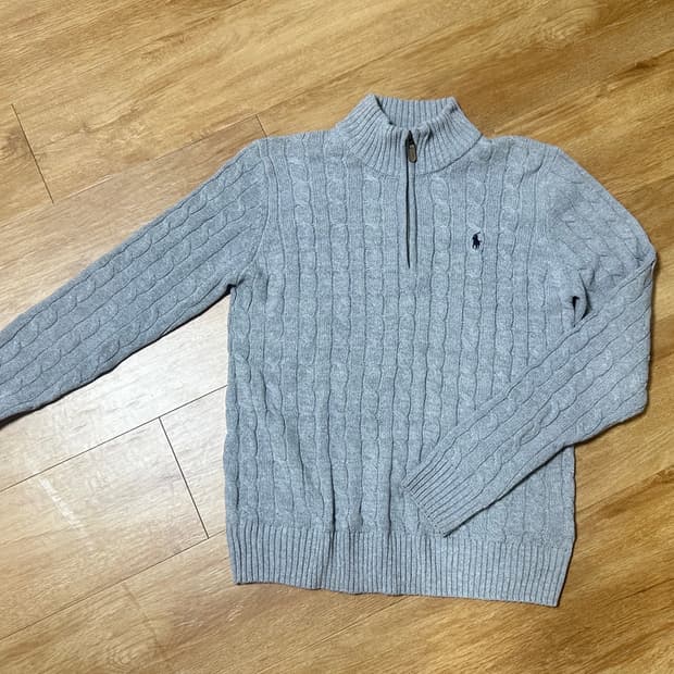 폴로 반집업 케이블 니트