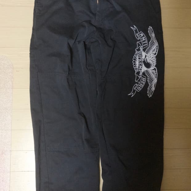 슈프림 안티히어로 콜라보 치노팬츠