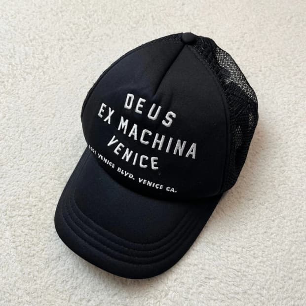 데우스 엑스 마키나 베니스 어드레스 트러커 캡 블랙 A1654
